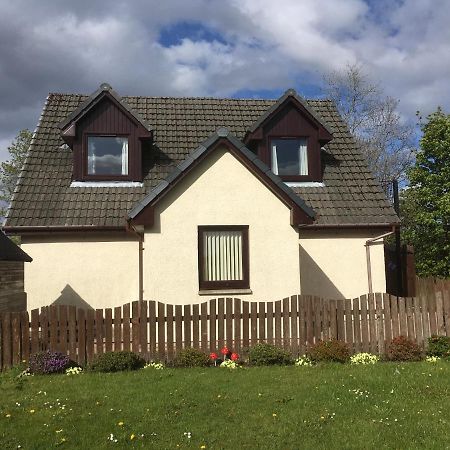 Riverbank Cottage Форт-Уильям Экстерьер фото